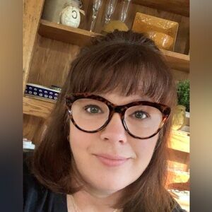 Meet your Posher, Catherine